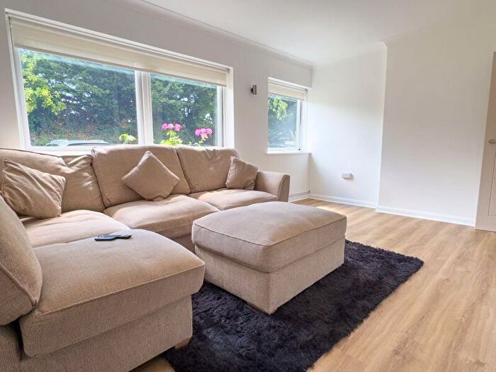 2 Bedroom Flat For Sale In Felpham, West Sussex, PO22