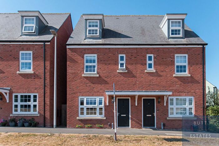 3 Bedroom Semi-Detached House For Sale In Savoy Street, Exeter, EX2