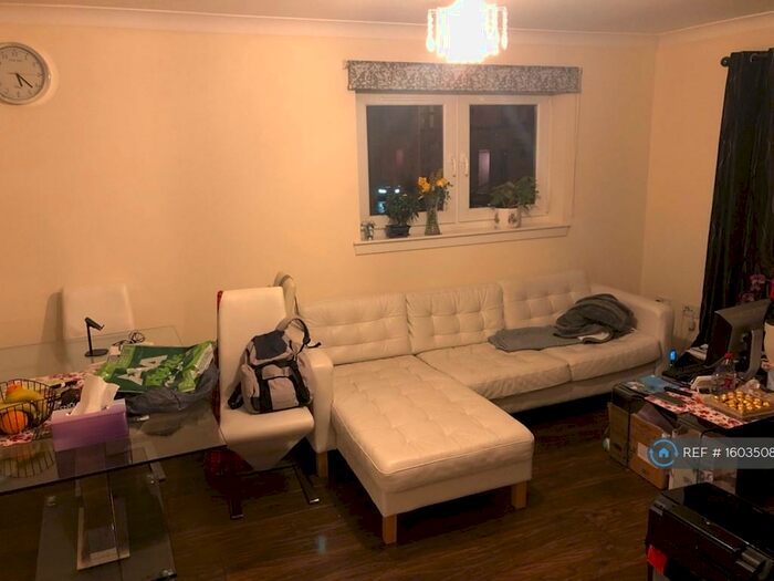 2 Bedroom Flat To Rent In Auchentoshan Terrace, Glasgow, G21