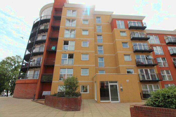1 Bedroom Flat To Rent In Monarch Way, Ilford, IG2