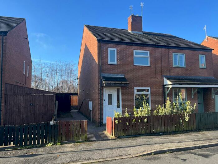 2 Bedroom Semi-Detached House To Rent In Lauriston Drive, Nottingham, NG6