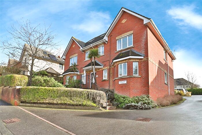 2 Bedroom Flat For Sale In Albert Road, Poole, Dorset, BH12