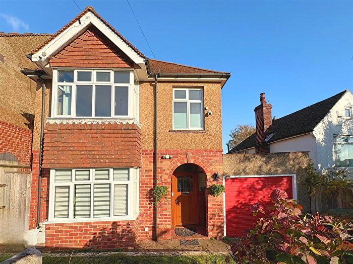 3 Bedroom Detached House To Rent In Upper Glen Road, St. Leonards, TN37