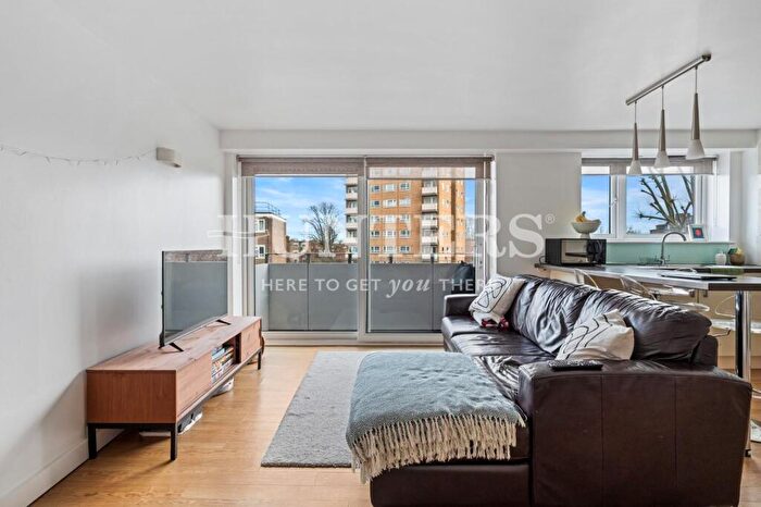 1 Bedroom Flat To Rent In Green Lanes, Stoke Newington, London, N16