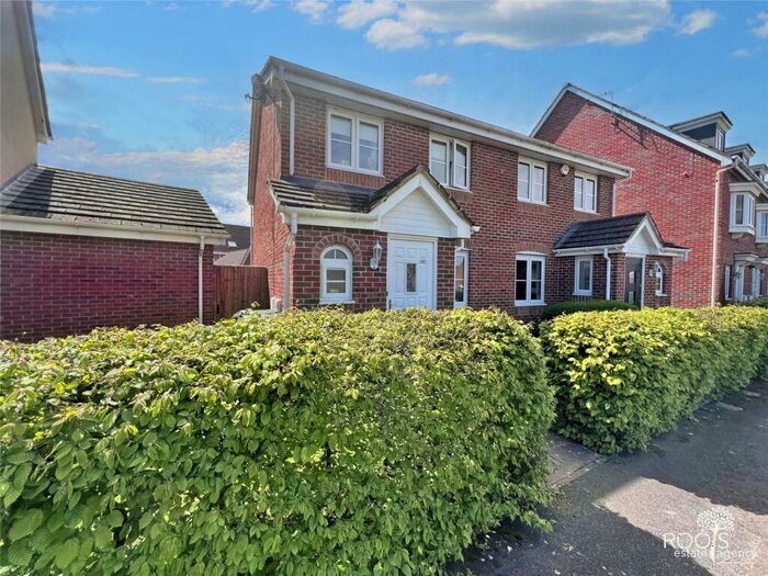 3 Bedroom Semi-Detached House For Sale In Urquhart Road, Thatcham, Berkshire, RG19