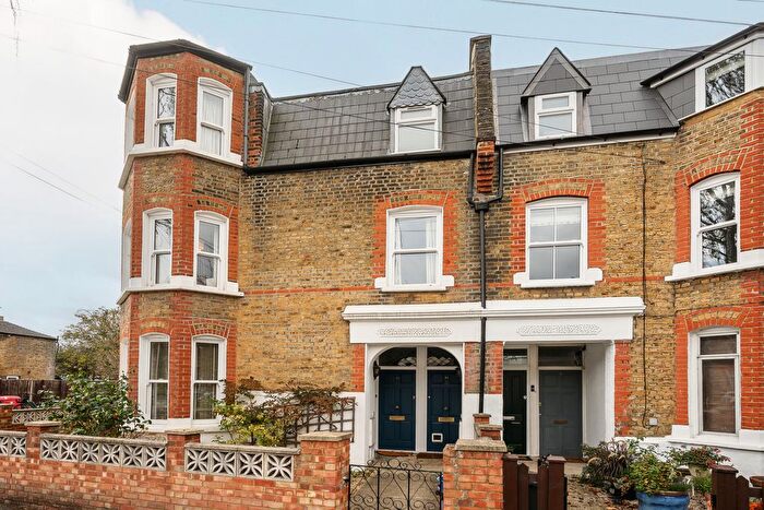 3 Bedroom Maisonette For Sale In Wycliffe Road, Wimbledon, SW19