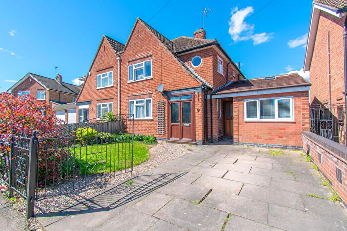 3 Bedroom Semi Detached House For Sale In Heathfield Road, Wigston, LE18