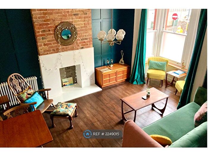 3 Bedroom Semi-Detached House To Rent In Grosvenor Hill, Margate, CT9