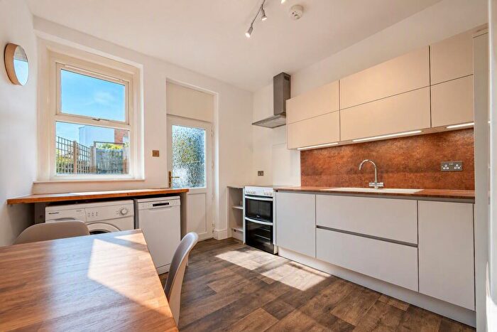 2 Bedroom Maisonette To Rent In Britannia Buildings, Merchants Road, Hotwells, Bristol, BS8