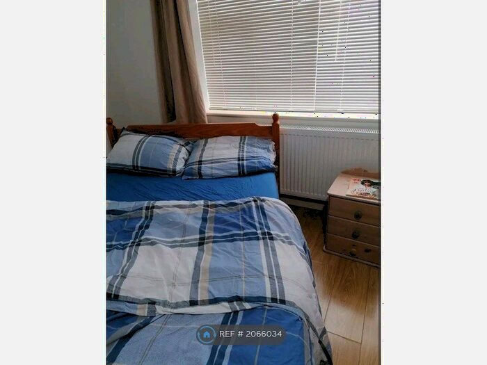 Studio To Rent In Orpington, London, BR5