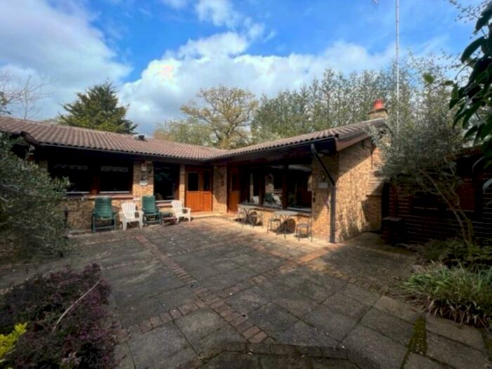 4 Bedroom Bungalow For Sale In Old Church Lane, Stanmore, HA7