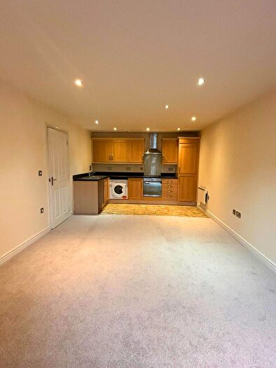 2 Bedroom Flat To Rent In Carlton Boulevard, Lincoln, LN2