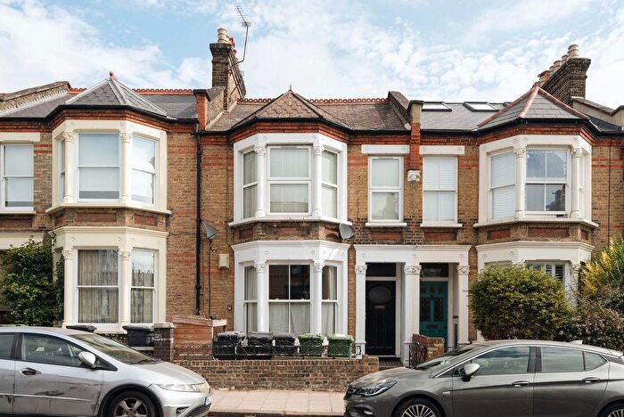 2 Bedroom Flat For Sale In St Asaph Road, London, SE4