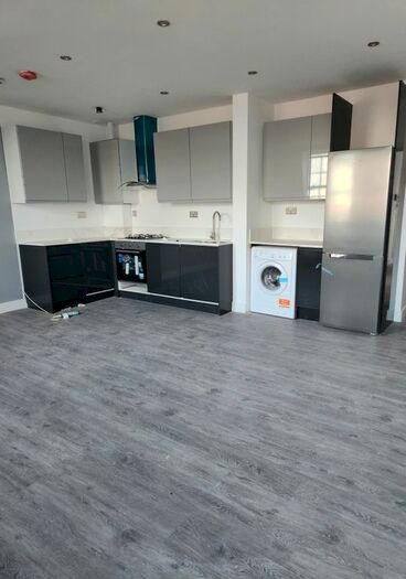1 Bedroom Flat To Rent In High Street, Watford, WD17