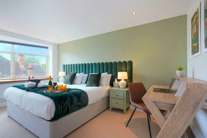 2 Bedroom Serviced Apartments To Rent In Carlton Gardens, Warwick Avenue, Coventry, West Midlands, CV5