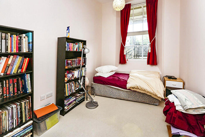 2 Bedroom Apartment For Sale In St. Georges Walk, Gosport, PO12