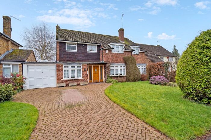 4 Bedroom Detached House For Sale In Holly Close, Farnham Common, SL2
