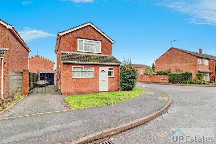 3 Bedroom Detached House For Sale In Leaward Close, Stockingford, Nuneaton, CV10