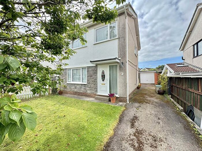 3 Bedroom Semi-Detached House For Sale In Three Cliffs Drive, Southgate, Swansea, City And County Of Swansea., SA3