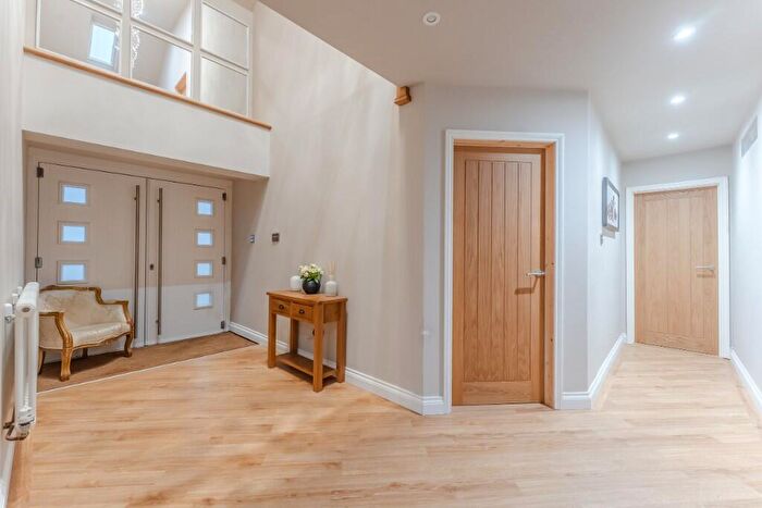 5 Bedroom Detached House For Sale In Poplars Farm Road, Barton Seagrave, NN15