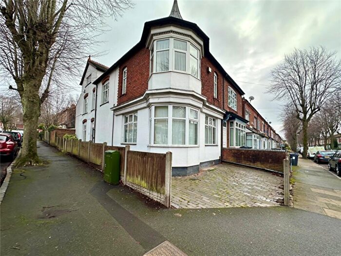 4 Bedroom Semi Detached House For Sale In Dean Road, Birmingham, West Midlands, B23