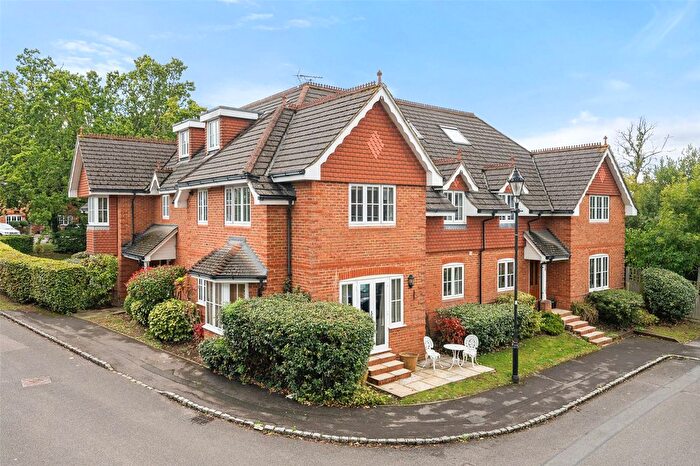 2 Bedroom Flat For Sale In Abbey Place, Warfield, Bracknell, Berkshire, RG42