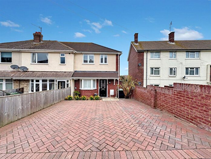 3 Bedroom End Terrace House For Sale In Chickerell Road, Weymouth, DT4