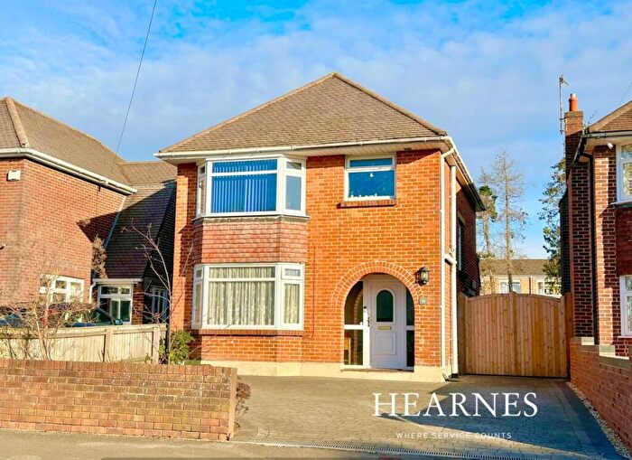 3 Bedroom Detached House For Sale In Milestone Road, Oakdale, Poole, BH15