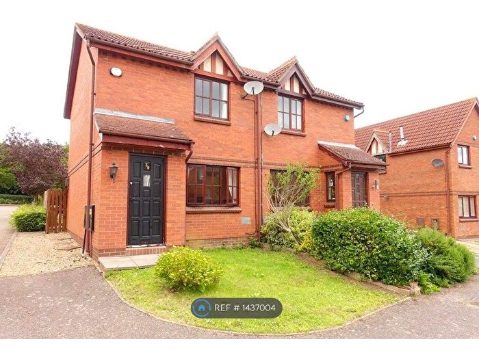 2 Bedroom Semi-Detached House To Rent In Aintree Close, Bletchley, Milton Keynes, MK3
