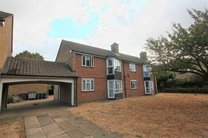 1 Bedroom Ground Flat To Rent In Commonside East, Mitcham, CR4