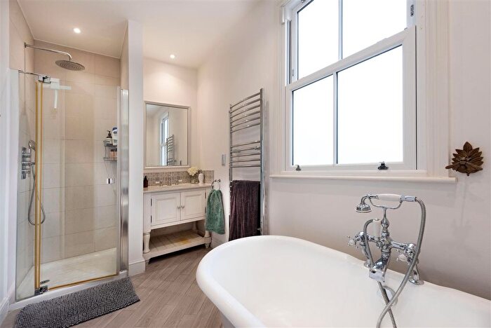 5 Bedroom Detached House To Rent In Hilltop Road, West Hampstead, NW6