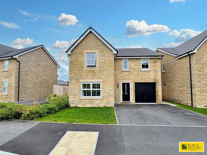 4 Bedroom Detached House For Sale In Silkstone Crescent, SK17