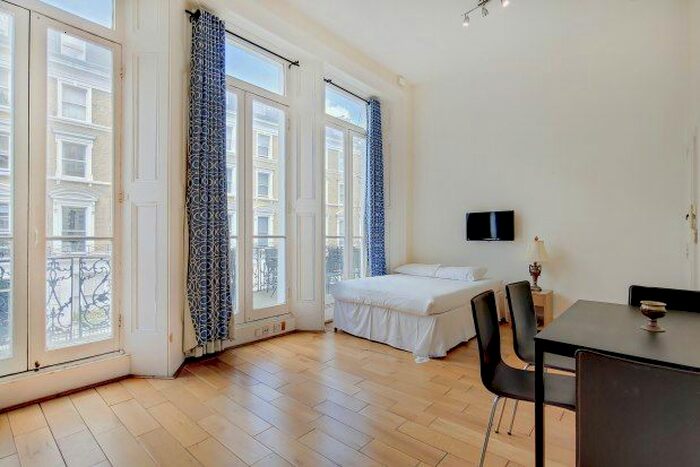 Studio To Rent In Collingham Place, London, SW5