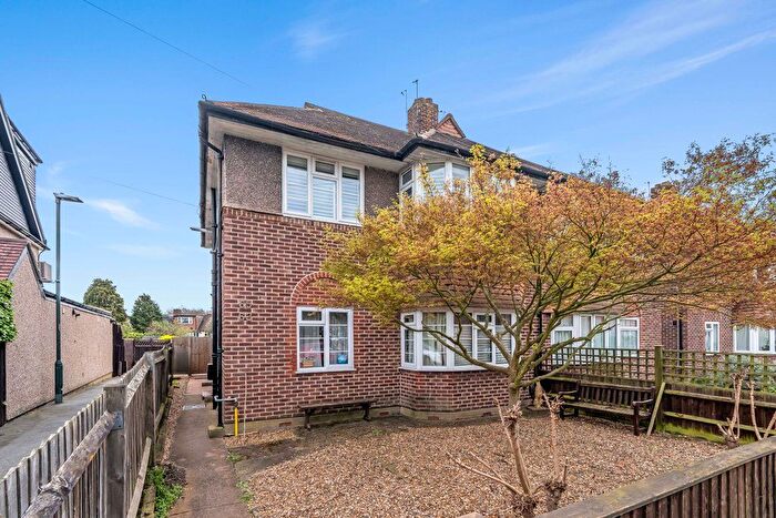 2 Bedroom Maisonette For Sale In Selkirk Road, Twickenham, TW2