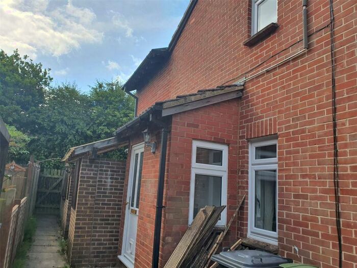 3 Bedroom Terraced House To Rent In Monkswood Crescent, Tadley, Hampshire, RG26
