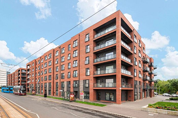 3 Bedroom Flat For Sale In Flat Ocean Drive, Leith, Edinburgh, EH6