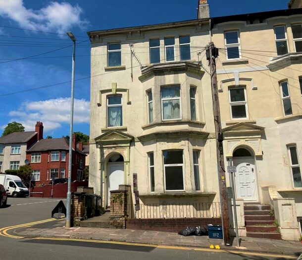 1 Bedroom Apartment To Rent In Clytha Square, Newport, NP20
