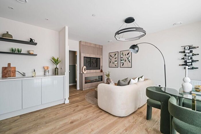 1 Bedroom Flat For Sale In Park Quarter, Barnet, EN4