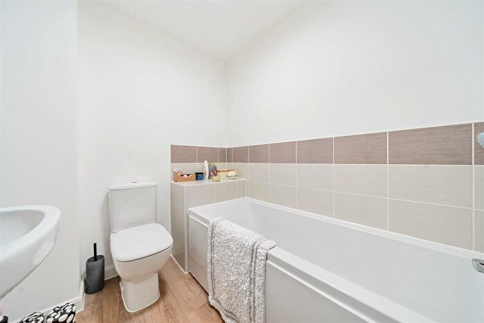 3 Bedroom Terraced House For Sale In Jermin Mews, Great Denham, MK40