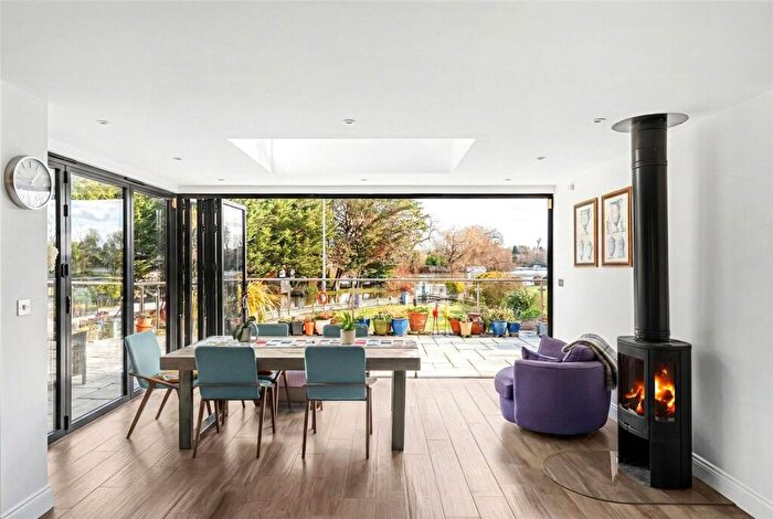 5 Bedroom Detached House For Sale In Hamm Court, Weybridge, Surrey, KT13