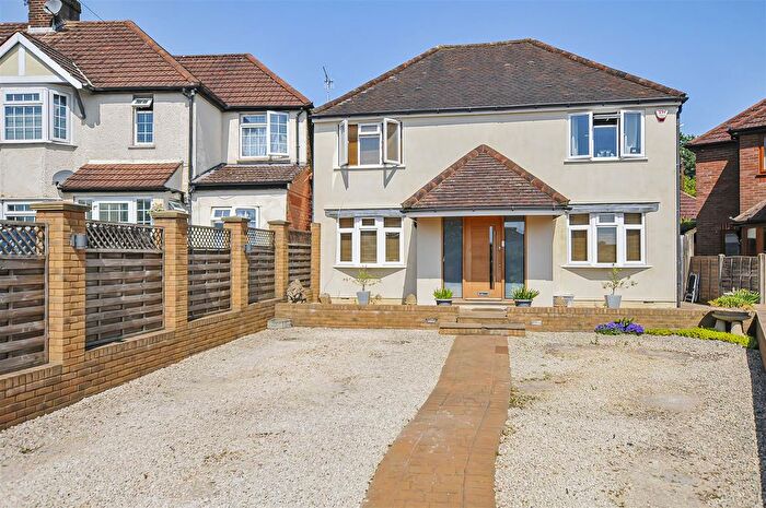 4 Bedroom Detached House For Sale In Garston Crescent, Watford, WD25