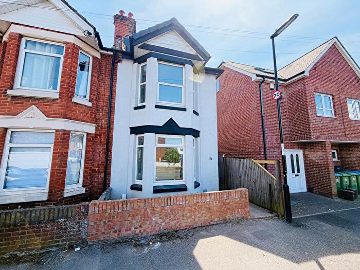 3 Bedroom Semi-Detached House To Rent In Grove Road, Southampton, SO15