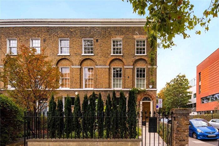 4 Bedroom End Of Terrace House To Rent In Bow Road, London, E3