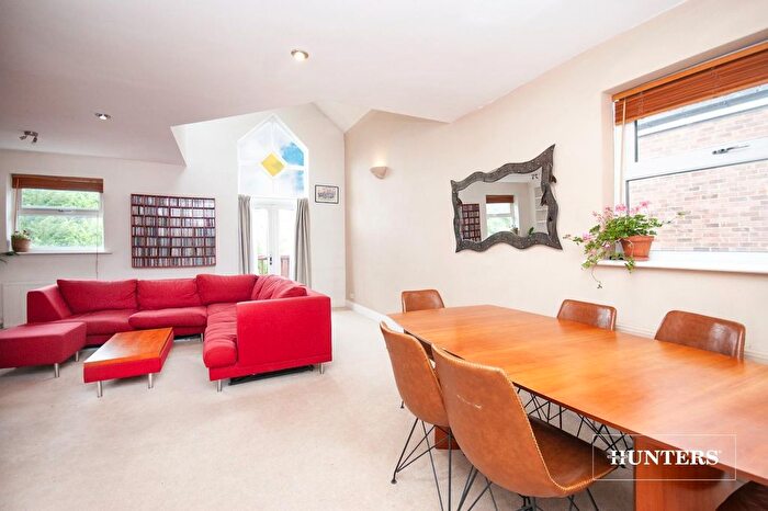 3 Bedroom Flat For Sale In Shoot Up Hill, W. Hampstead Borders, London, NW2