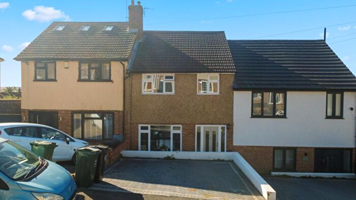 3 Bedroom Terraced House For Sale In Coombfield Drive, Dartford, DA2