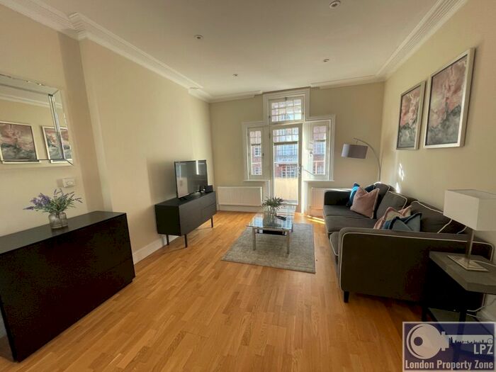 3 Bedroom Flat To Rent In Hamlet Gardens, Hammersmith, London, W6