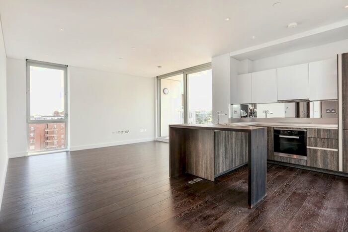 2 Bedroom Flat To Rent In Plaza Gardens, London, SW15