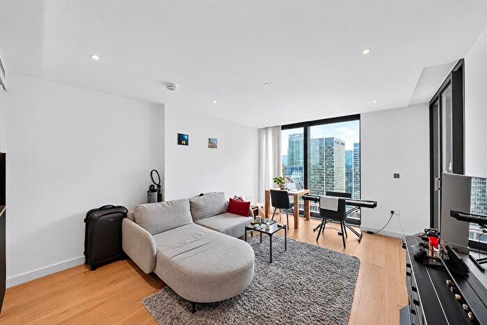1 Bedroom Apartment To Rent In Landmark Pinnacle, Marsh Wall, E14
