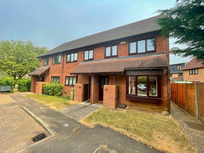 3 Bedroom End Of Terrace House To Rent In Isaacson Drive, Wavendon Gate, MK7