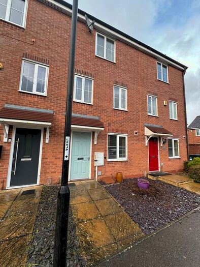 4 Bedroom Town House To Rent In Summerhill Lane, Coventry, CV4